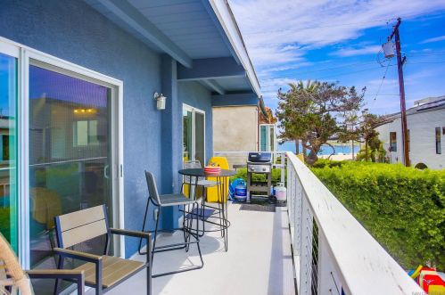 824 Anacapa Ct, San Diego CA  92109-8203 exterior