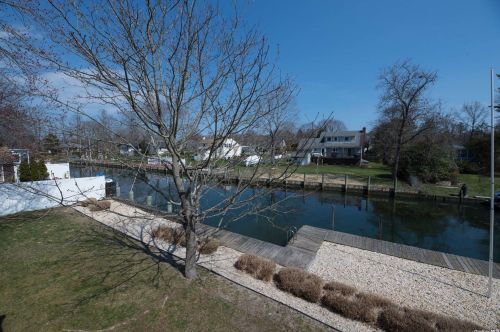 3 Merritt Ln, Center Moriches, NY 11934-3351