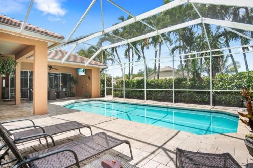 7566 Citrus Hill Ln, Naples FL  34109-0600 exterior