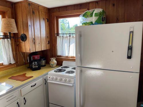 5881 Shore Dr, Duluth MN  55804-9655 exterior