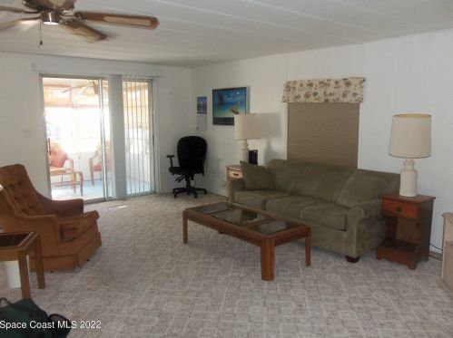 907 Hawthorn Cir, Sebastian, FL 32976-7500