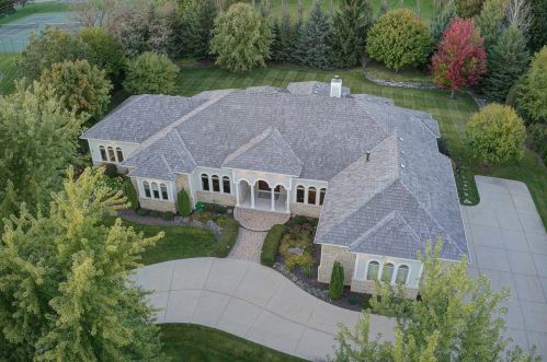 1410 Bristlecone Dr, Chenequa WI  53029-8653 exterior