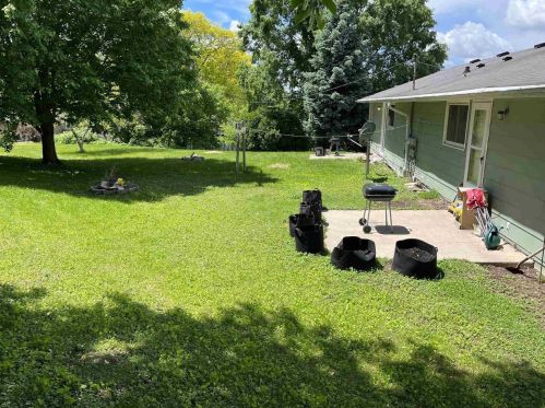 1950 Fiesta Ln, Green Bay, WI 54302-2252