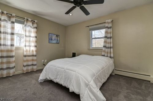 8 Glencross Rd, West Milford Lakes NJ  07480-2206 exterior