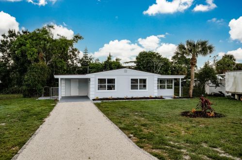 170 6th Ct, Vero Beach, FL 32962-3544