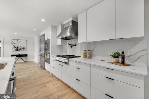 4624 Asbury Pl, Washington DC  20016-4325 exterior