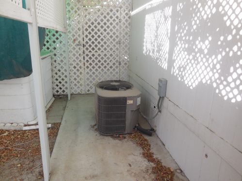 69420 Poolside Dr, Desert Hot Springs CA  92241-8714 exterior