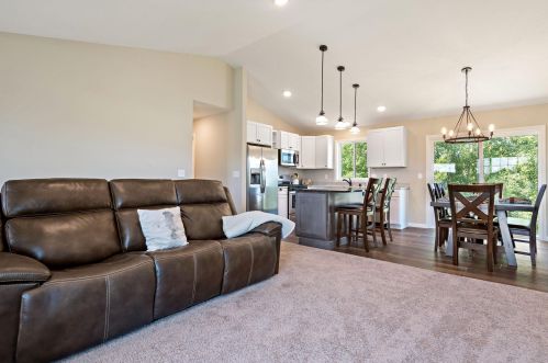 311 Lachermeier Ln, Waverly MN  55390-4515 exterior