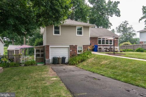 7641 Front St, Cheltenham, PA 19012-1433