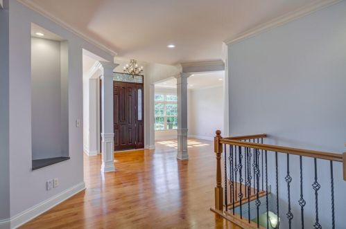 827 Crescentridge Ct, Covington, KY 41017-4008