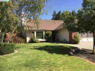 4917 Country Hills Dr, Antioch, CA 94531-7609