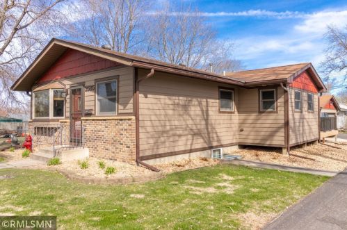 2585 3rd Ave, Saint Paul, MN 55109-3321