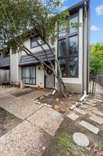1000 Woodoak Ct, Fort Worth, TX 76112-2006