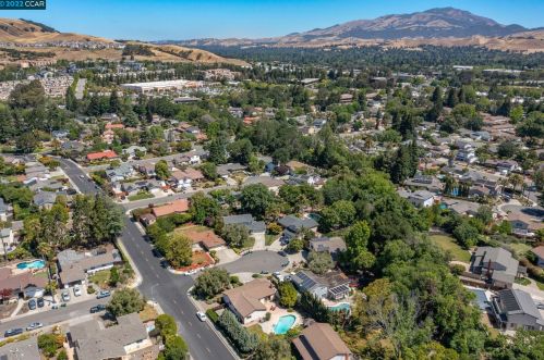 1 Carousel Ct, San Ramon CA  94583-1707 exterior