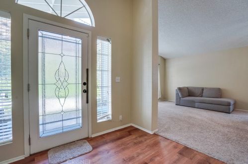 28101 Vista View Dr, Santa Clarita CA  91351-5710 exterior