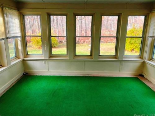 90 Pineridge Dr, Waterbury CT  06716-3134 exterior