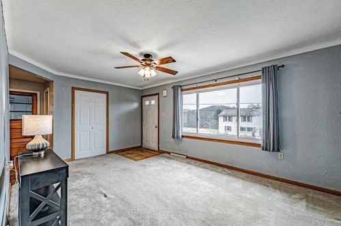 207 Gertrude St, Jeannette, PA 15644-9729