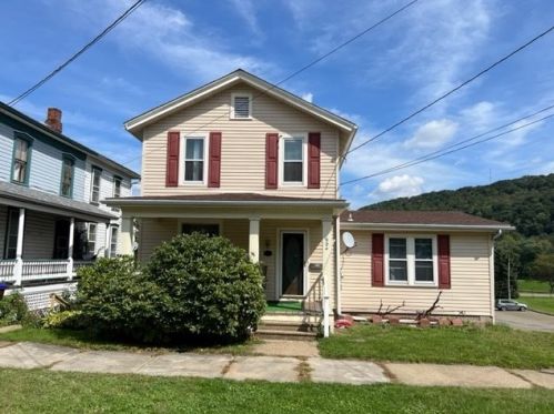 904 Elk St, Franklin, PA 16323-1159