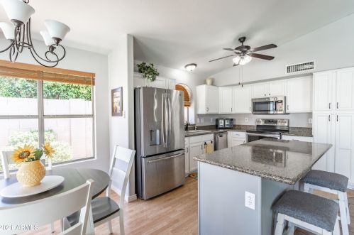 1152 Constitution Dr, Gilbert, AZ 85296-9723