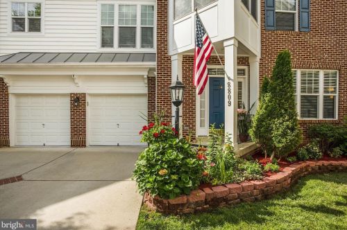 8809 Screech Owl Ct, Gainesville, VA 20155-5839