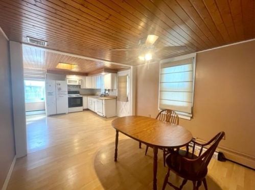 9 Cecile St, Lincoln RI  02865-3249 exterior