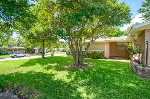 804 Kingswood Ave, Richardson TX  75080-3045 exterior