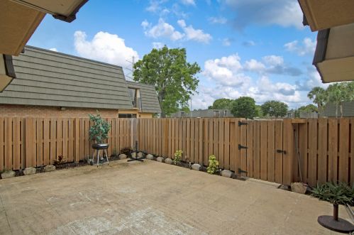 1622 16th Way, West Palm Beach FL  33407-6629 exterior