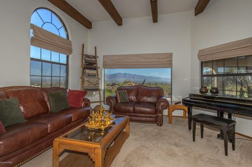 4650 Crestview Cir, Tucson AZ 85745-9207 exterior