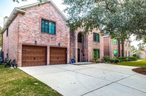5425 Newcastle St, Bellaire, TX 77401-2713