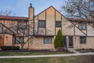 5302 Timberline Rd, Columbus, OH 43220-7306