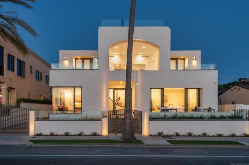 3535 Riviera Dr, San Diego CA 92109-6641 exterior