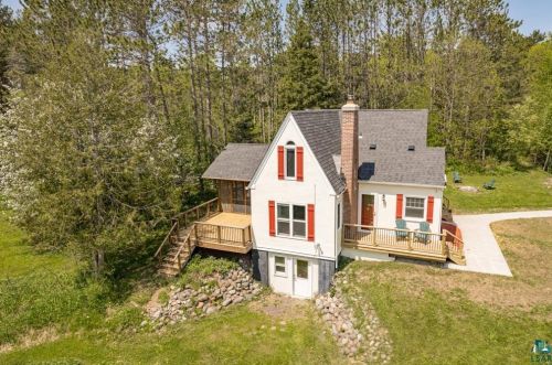 4011 Nelson Rd, Duluth MN 55803-2722 exterior