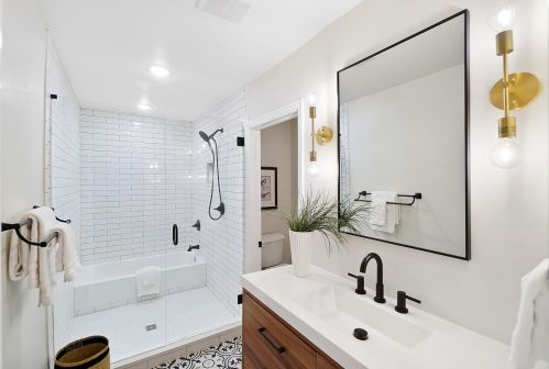 3261 Hardisty Ave, Cincinnati OH 45208-3006 exterior