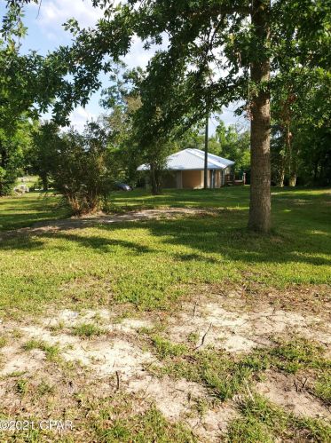 2831 Bertram St, Marianna FL  32448-4802 exterior