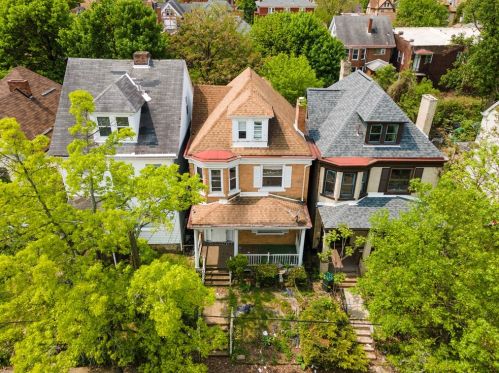 3017 Zephyr Ave, Pittsburgh, PA 15204-1844
