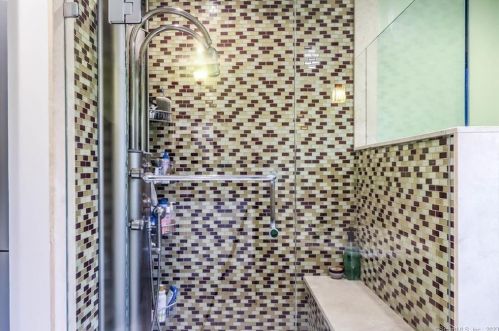 4 Pond View Dr, Brookfield Center CT  06804-3427 exterior