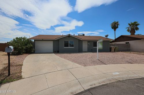 5911 Dailey St, Glendale AZ 85306-4022 exterior