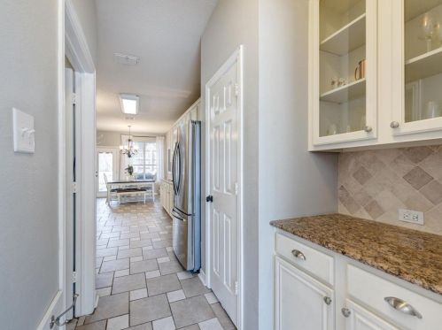 5701 Northcrest Dr, Lewisville TX  75028-4803 exterior