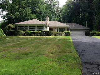 128 Cottage St, Bridgeport CT  06611-2847 exterior