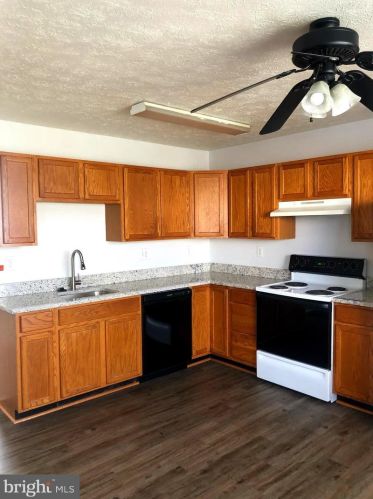 9911 Midland Way, Fredericksburg VA  22408-7752 exterior