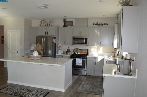1205 Camelia Dr, Liberty Farms CA  95620-0037 exterior