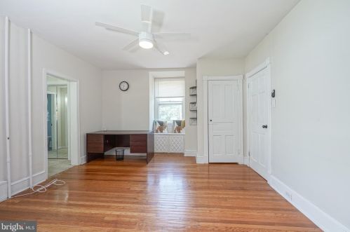 404 Maple Ave, Camden NJ  08109-2021 exterior