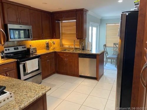 311 201st Ave, Hollywood, FL 33029-3359