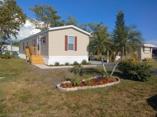 132 Cape Sable Dr, Naples, FL 34104-4117