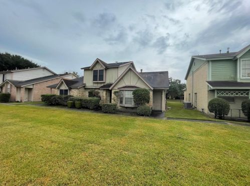 2061 Country Village Blvd, Humble, TX 77338-5049