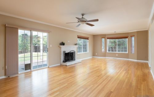 6235 Twin Lake Dr, La Mesa, CA 91942-4316