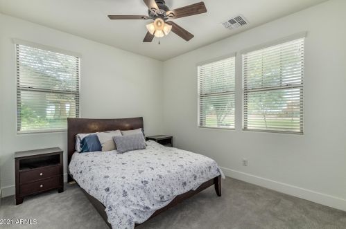 3966 Rawhide St, Gilbert AZ 85296-1204 exterior