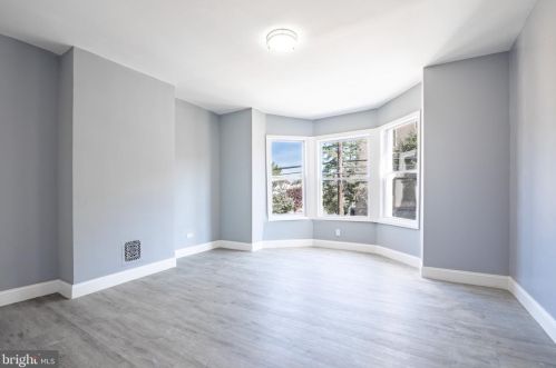 6526 Chew Ave, Philadelphia PA 19120-2332 exterior