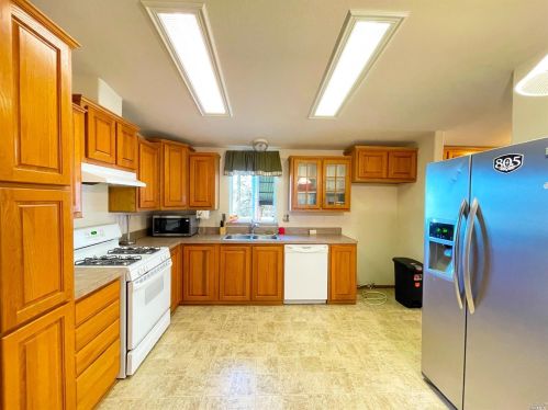 1890 Hill Rd, Willits CA  95490-9795 exterior