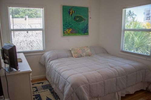 738 Matanzas Ct, Fort Myers Beach FL  33931-2120 exterior